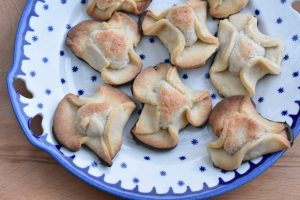 DSC_1323 • nogetiovnen.dk Napoleonshatte opskrift - sprød klassisk kage med marcipan