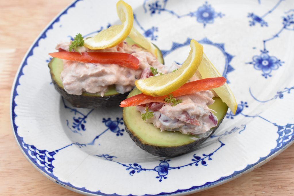 Fyldt avocado med tun - nem opskrift