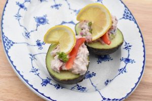 Fyldt avocado med tun - nem opskrift