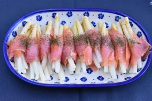 DSC_0067 • nogetiovnen.dk Røget laks med hvide asparges - til tapas eller forret