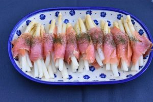 DSC_0068 • nogetiovnen.dk Røget laks med hvide asparges - til tapas eller forret