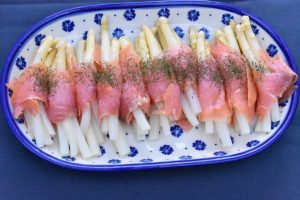 DSC_0070 • nogetiovnen.dk Røget laks med hvide asparges - til tapas eller forret