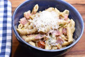 Pasta med skinke og fløde - nem opskrift