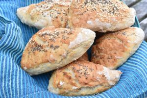 DSC_1174 • nogetiovnen.dk Ciabattaboller med havregryn - opskrift på havregrynsboller