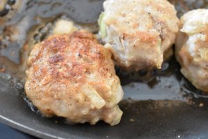 Minifrikadeller - opskrift på hjemmelavede små frikadeller