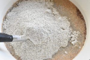 Rugboller – opskrift på grovboller med kerner og fuldkornsmel