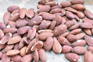 Ristede mandler i ovn uden salt – nem opskrift 