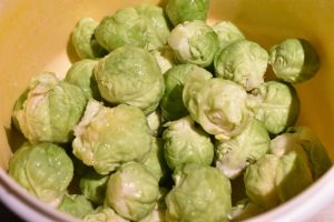 Rosenkål forkoges i mikroovn