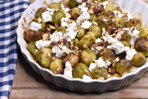 DSC_1175 • nogetiovnen.dk Rosenkålssalat med bagt rosenkål, feta og mandler