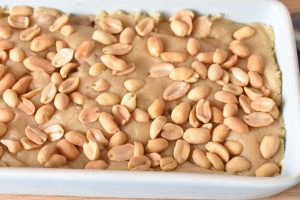 Salte peanutes trykkes ned idejen