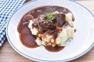 DSC_0544 • nogetiovnen.dk Braiseret kalveskank med kartoffelmos - nem opskrift