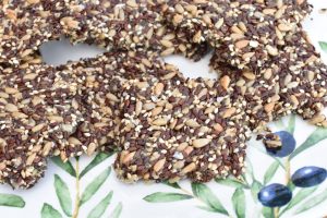 Knækbrød med kerner og chiafrø - glutenfri kerneknækbrød