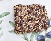 Knækbrød med kerner og chiafrø - glutenfri kerneknækbrød