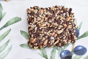 Knækbrød med kerner og chiafrø - glutenfri kerneknækbrød