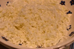 Blomkålssalat med æbler - nem salat med blomkålsris