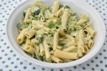 Green Goddess pastasalat med grøn dressing