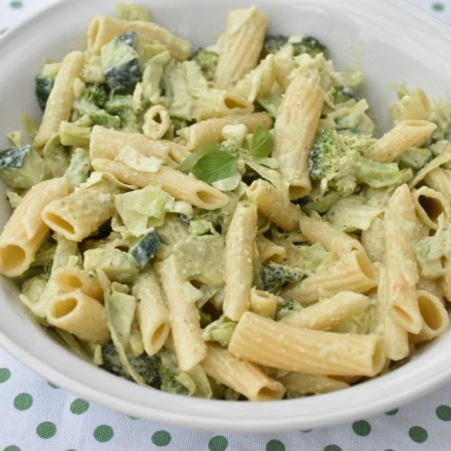 Green Goddess pastasalat med grøn dressing