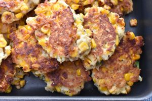 Majsdeller - opskrift på vegetariske majsfrikadeller