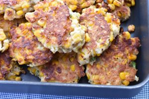 Majsdeller - opskrift på vegetariske majsfrikadeller