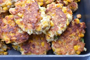 Majsdeller - opskrift på vegetariske majsfrikadeller