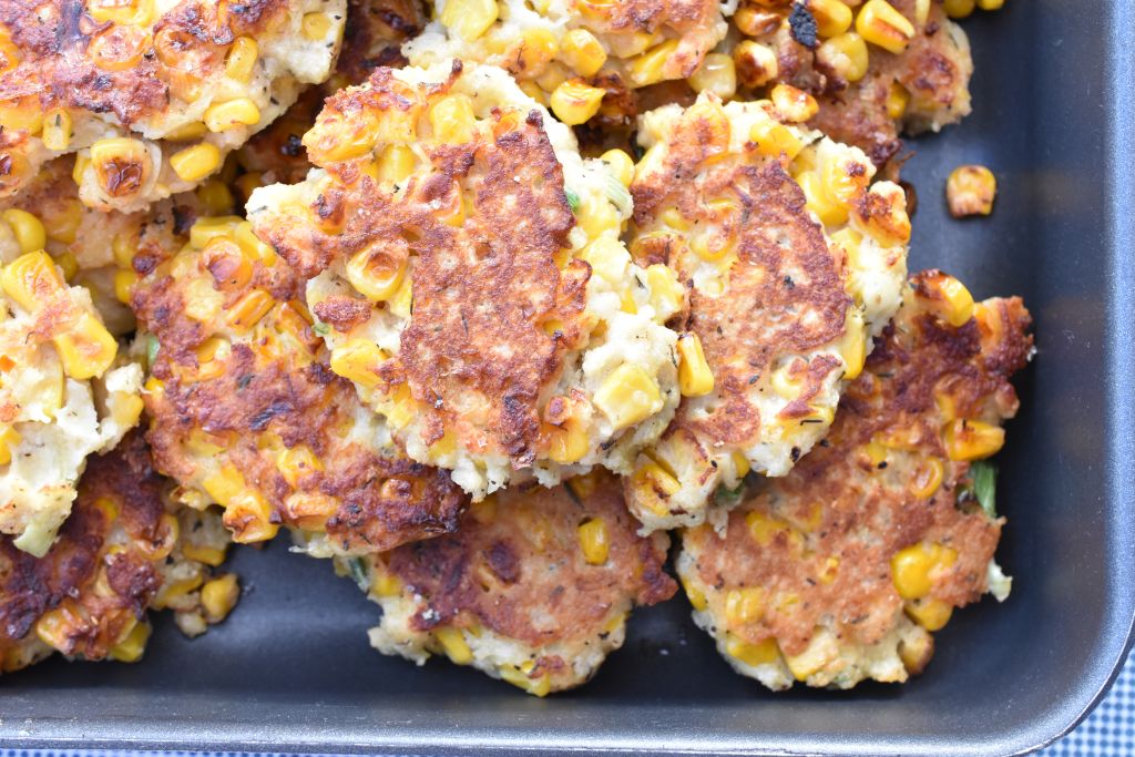 Majsdeller - opskrift på vegetariske majsfrikadeller
