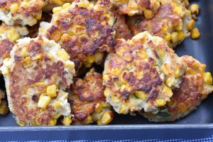 Majsdeller - opskrift på vegetariske majsfrikadeller