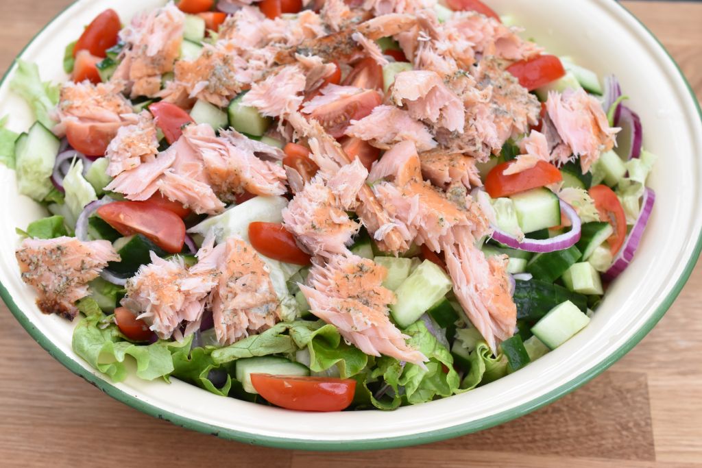 Salat med laks - nem opskrift