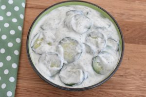Cremet agurkesalat med dild