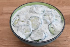 Cremet agurkesalat med dild