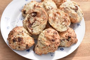 DSC_0169 • nogetiovnen.dk Scones med hytteost - protein scones med chokolade