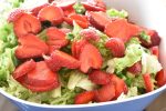 Jordbærsalat med avocado og nem æblecider dressing