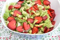 DSC_0798 • nogetiovnen.dk Jordbærsalat med avocado og nem æblecider dressing