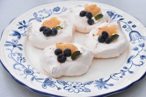 Pavlova med lemoncurd - marengs flødekager