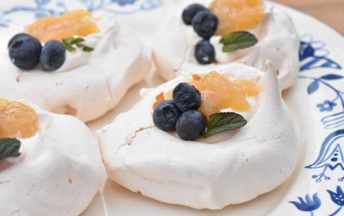 Pavlova med lemoncurd - marengs flødekager