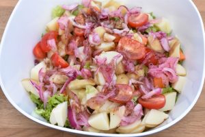 DSC_1168 • nogetiovnen.dk Salat med kartofler og syltede rødløg