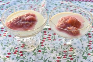 Panna cotta med rabarberkompot