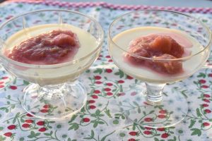 Panna cotta med rabarberkompot