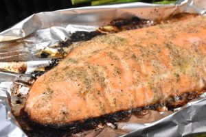 Laks på grill - nem opskrift på grillet laks