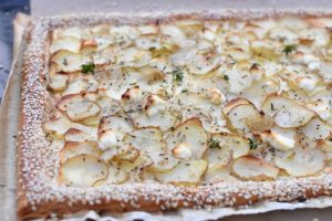 Butterdejstærte med kartofler - nem opskrift