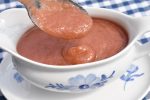 Rabarbersovs til dessert - opskrift på sauce med rabarber