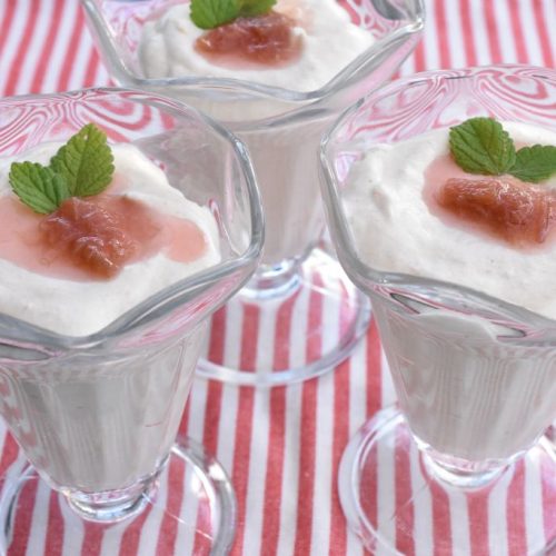 Rabarberfromage - nem opskrift på dessert med rabarber