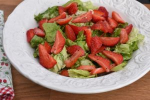 DSC_0917 • nogetiovnen.dk Mormorsalat med jordbær og kærnemælksdressing