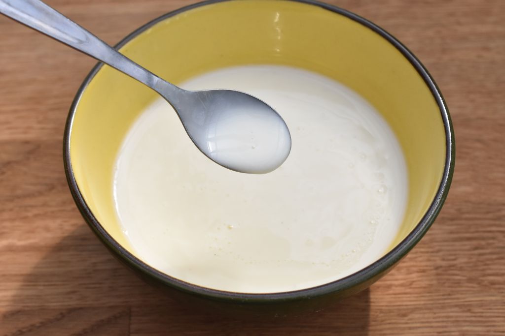 Mormordressing uden fløde - nem kærnemælksdressing