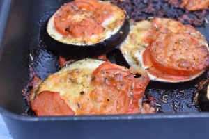 DSC_2361 • nogetiovnen.dk Bagt aubergine med tomat og mozzarella