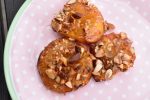 Bagte ferskner i ovn eller airfryer - nem dessert opskrift