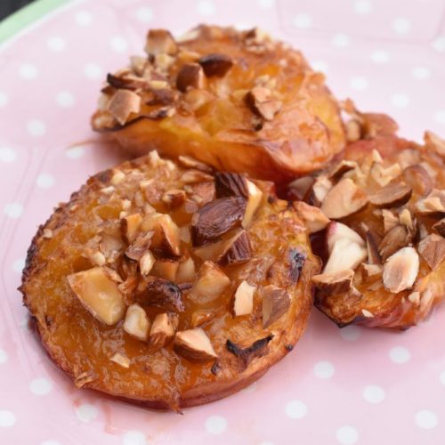 Bagte ferskner i ovn eller airfryer - nem dessert opskrift