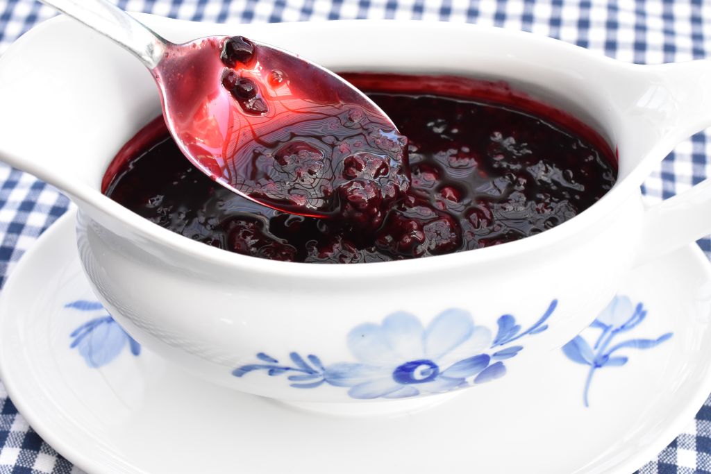 Brombærsauce - nem opskrift på dessertsauce med brombær