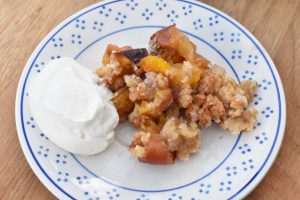 DSC_1309 2 • nogetiovnen.dk Fersken crumble - nem opskrift på frugttærte med crumble