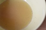 Citronsaften lunes med sukker og vaniljesukker