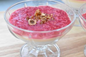 Panna cotta med hindbær - nem opskrift